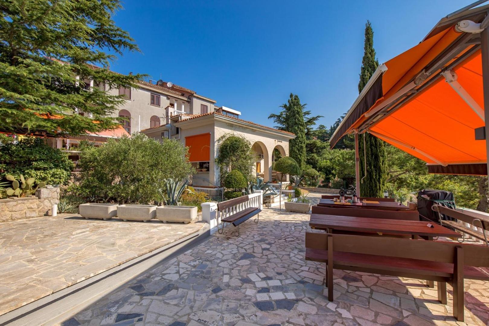 Apartments Jadranka Omisalj Luaran gambar